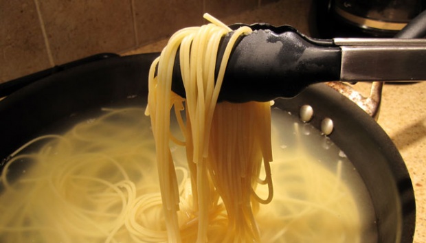 Membuat Pasta di Rumah